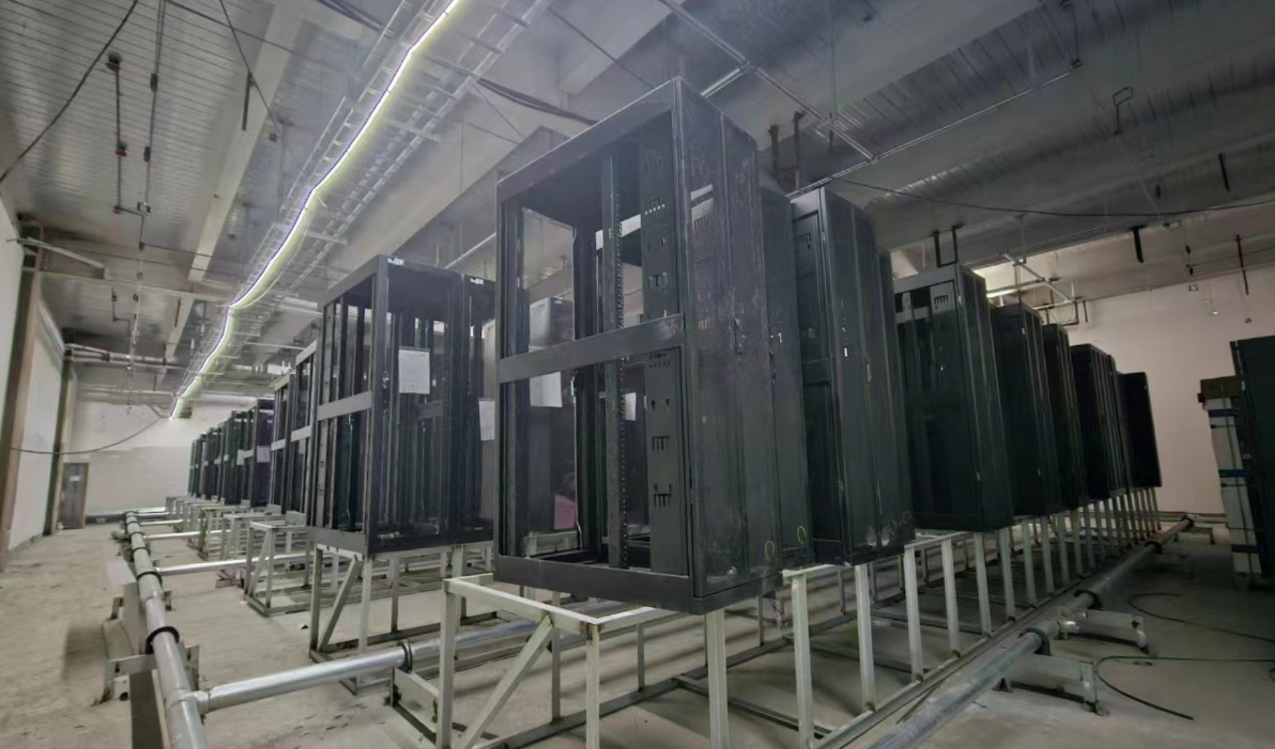 鄂尔多斯智算中心机电集成项目机柜